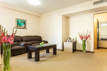 City Avenue Hotel By Hmg