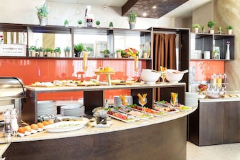 City Avenue Hotel By Hmg