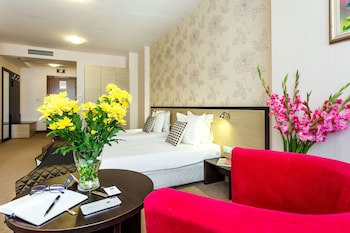 City Avenue Hotel By Hmg