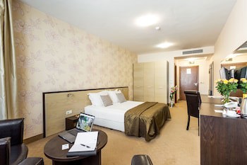 City Avenue Hotel By Hmg
