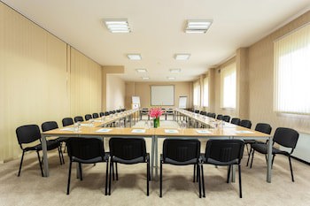 City Avenue Hotel By Hmg