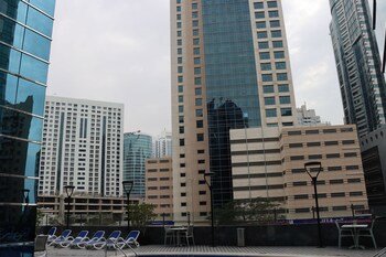 Golden Tulip Media Hotel