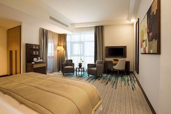 Golden Tulip Media Hotel