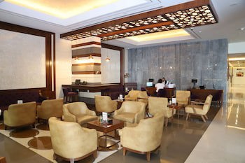 Golden Tulip Media Hotel
