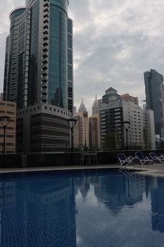 Golden Tulip Media Hotel