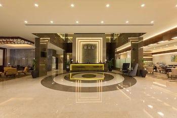Golden Tulip Media Hotel