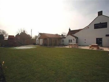 Crossways Inn