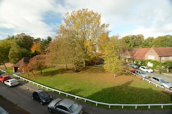 Falcon Inn