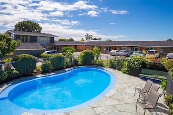 Middle Park Motel