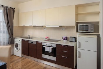 Escala Hotel & Suites