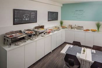 Escala Hotel & Suites