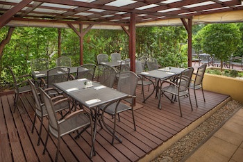 Escala Hotel & Suites
