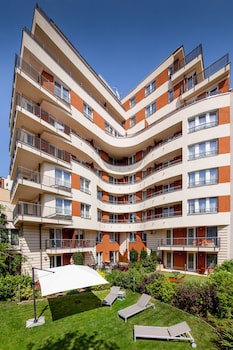 Escala Hotel & Suites