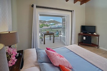 Two Sandals By The Sea Inn - B&B