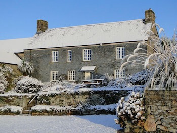 Degembris Farmhouse