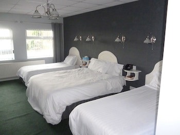 5 Corners Guest Inn