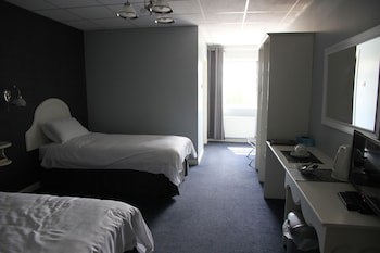5 Corners Guest Inn
