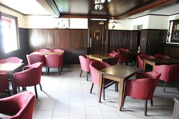 5 Corners Guest Inn