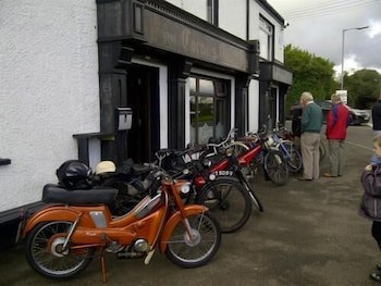 5 Corners Guest Inn