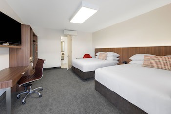 Jetpark Hotel Hamilton Airport