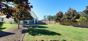 Jetpark Hotel Hamilton Airport