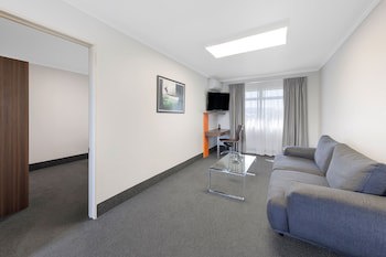 Jetpark Hotel Hamilton Airport