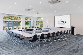 Jetpark Hotel Hamilton Airport