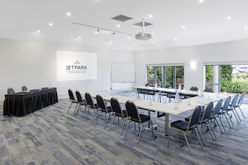 Jetpark Hotel Hamilton Airport