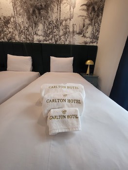 Carlton Hotel