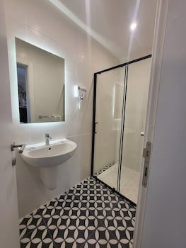 Carlton Hotel