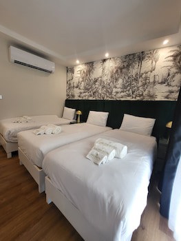 Carlton Hotel
