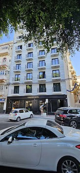 Carlton Hotel