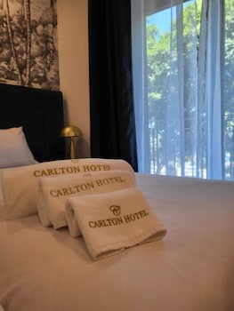 Carlton Hotel