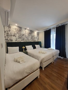 Carlton Hotel