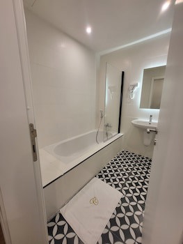 Carlton Hotel