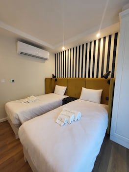 Carlton Hotel