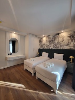 Carlton Hotel