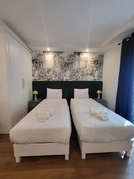 Carlton Hotel