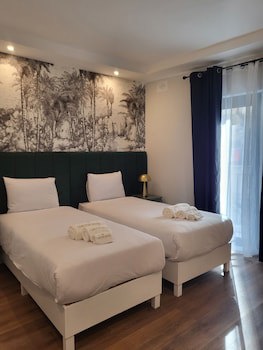 Carlton Hotel