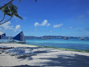 Grand Blue Beach Hotel