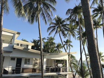 Grand Blue Beach Hotel