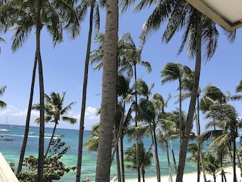 Grand Blue Beach Hotel