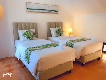 Grand Blue Beach Hotel