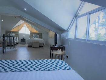 Grand Blue Beach Hotel