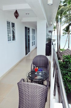 Grand Blue Beach Hotel