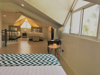 Grand Blue Beach Hotel