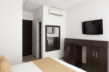 Hotel Manantial