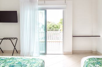 Hotel Manantial