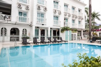 Hotel Manantial