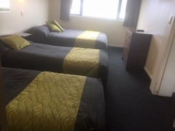 Four Seasons Motel